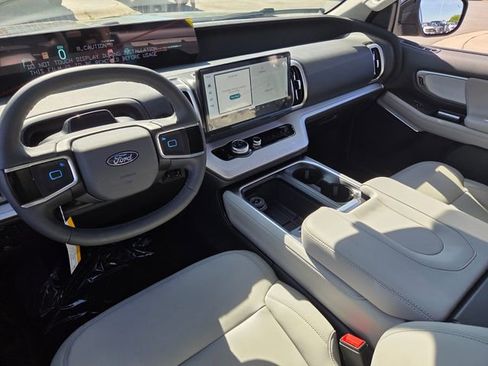 New 2026 Ford Expedition Active AWD/4WD image 8