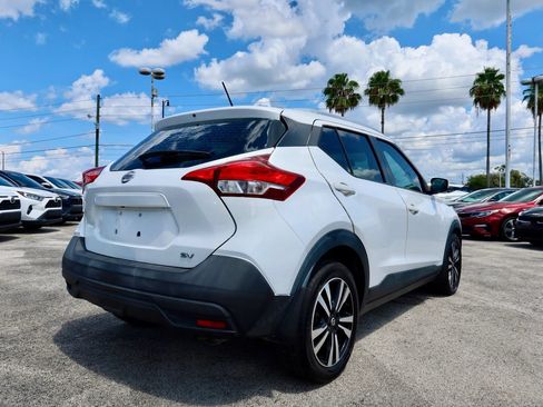 Used 2019 Nissan Kicks SV FWD image 5
