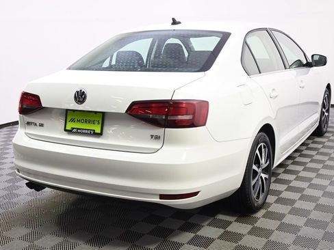 Used 2017 Volkswagen Jetta SE FWD image 6
