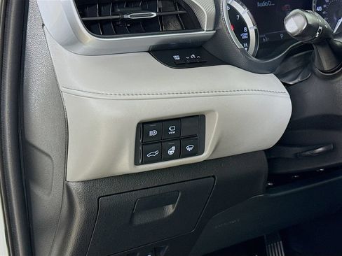 Certified 2020 Toyota Highlander Platinum AWD/4WD image 12