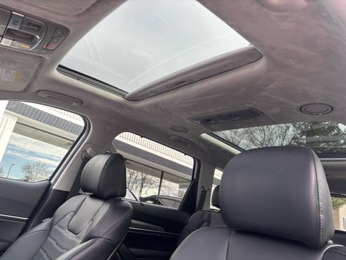 Used 2024 Kia Telluride SX Prestige w/ Towing Package image 14