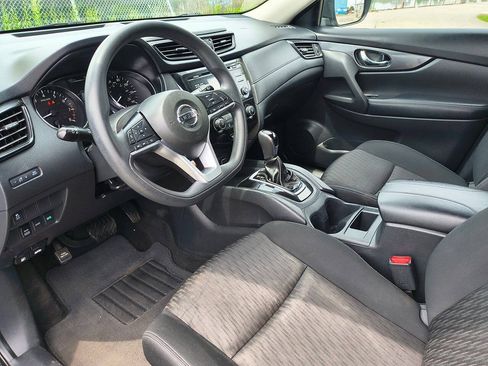 Used 2017 Nissan Rogue S w/ S Appearance Package AWD/4WD image 9