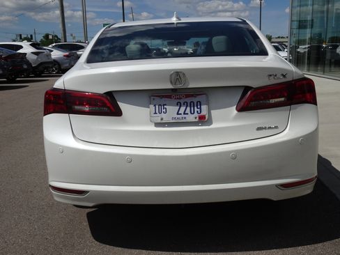 Used 2017 Acura TLX V6 SH-AWD w/ Advance Package image 4