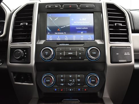 Used 2021 Ford F250 Lariat image 16