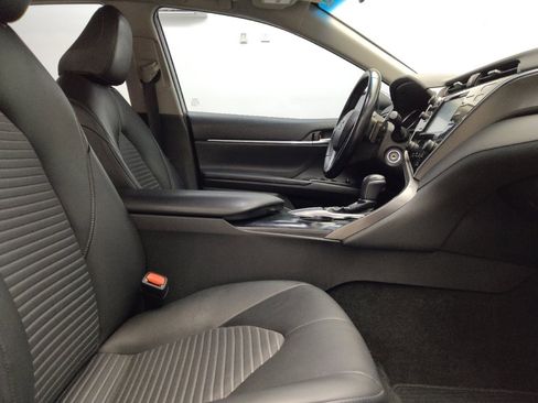 Used 2018 Toyota Camry SE w/ Moonroof Package FWD image 21