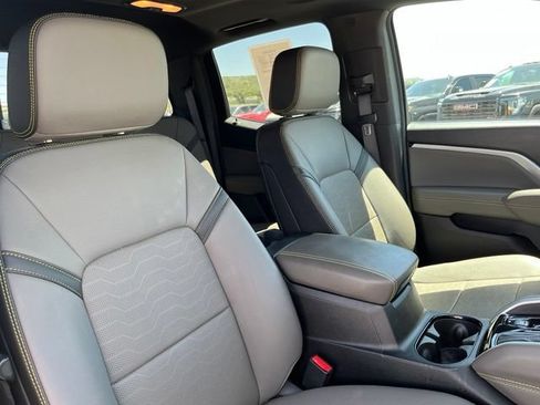 Certified 2025 Chevrolet Colorado ZR2 w/ Technology Package AWD/4WD image 31