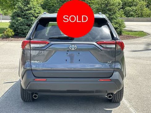 Used 2025 Toyota RAV4 LE AWD/4WD image 4
