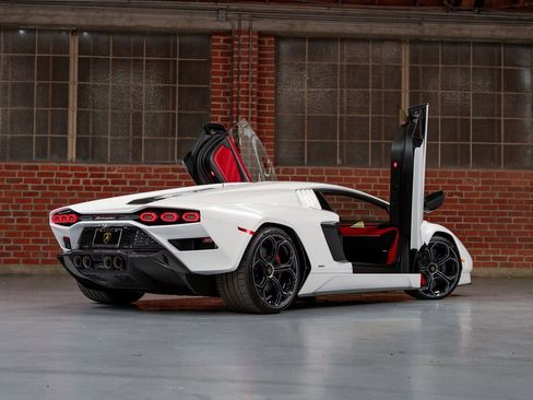 Used 2022 Lamborghini Aventador Countach AWD/4WD image 33