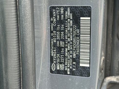 Used 2024 Hyundai Elantra Limited FWD image 30