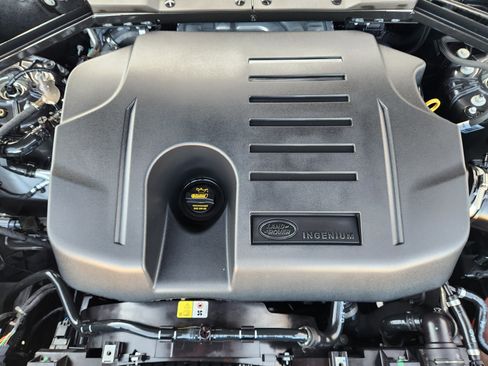 Certified 2025 Land Rover Defender 110 X image 33