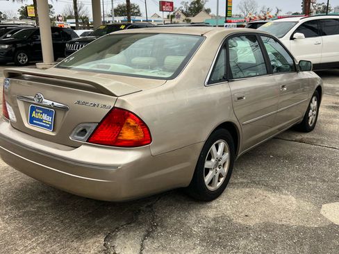 Used 2002 Toyota Avalon XLS image 4