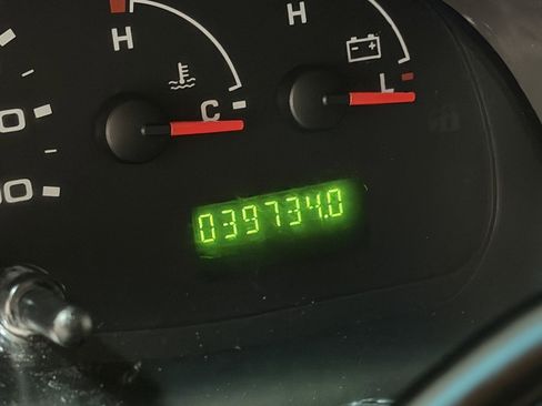 Used 2006 Ford E-350 and Econoline 350 XL image 16