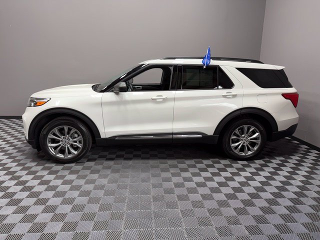 Used 2022 Ford Explorer XLT w/ Equipment Group 202A AWD/4WD image 6
