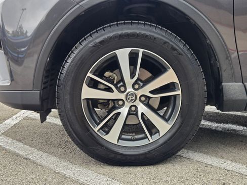 Used 2017 Toyota RAV4 XLE FWD image 31