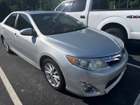 Used 2012 Toyota Camry XLE FWD image 1