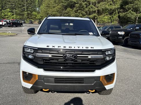 Used 2025 Ford Expedition Tremor AWD/4WD image 2