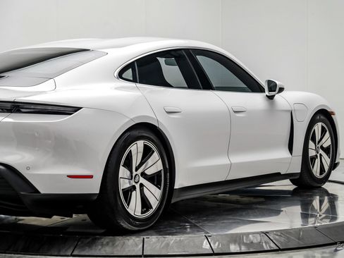 Used 2023 Porsche Taycan 4S AWD/4WD image 17