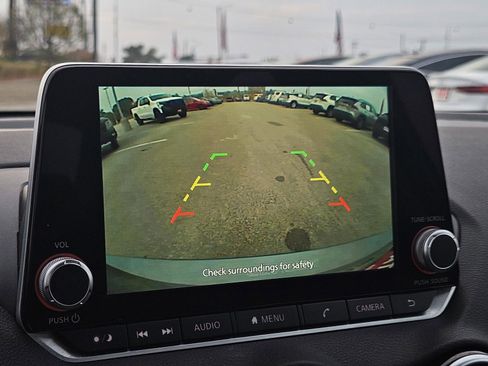 Used 2025 Nissan Sentra SV image 19