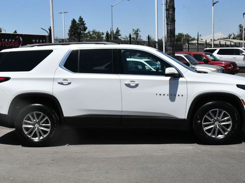 Used 2023 Chevrolet Traverse LT FWD image 9