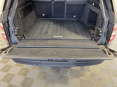 Used 2019 Land Rover Range Rover Long Wheelbase Supercharged image 16