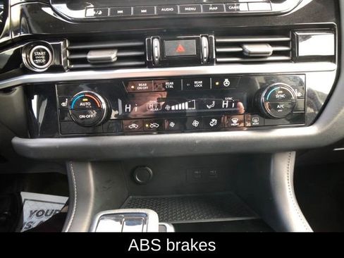 Used 2022 Nissan Pathfinder SL image 20