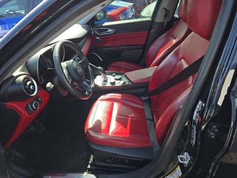 Used 2018 Alfa Romeo Giulia Ti w/ Nero Edizione image 4