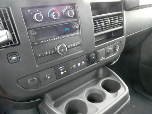 Used 2022 GMC Savana 3500 w/ Power Convenience Package RWD image 15