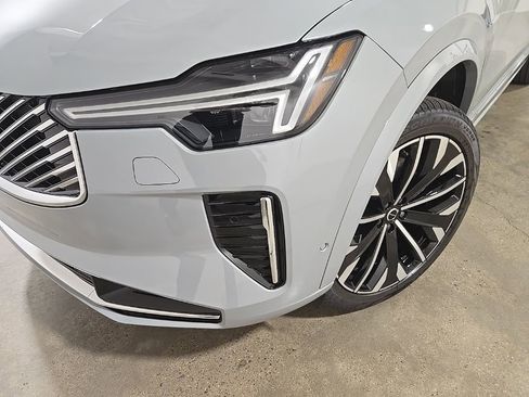New 2026 Volvo XC90 T8 Plus w/ Protection Package Premier AWD/4WD image 11