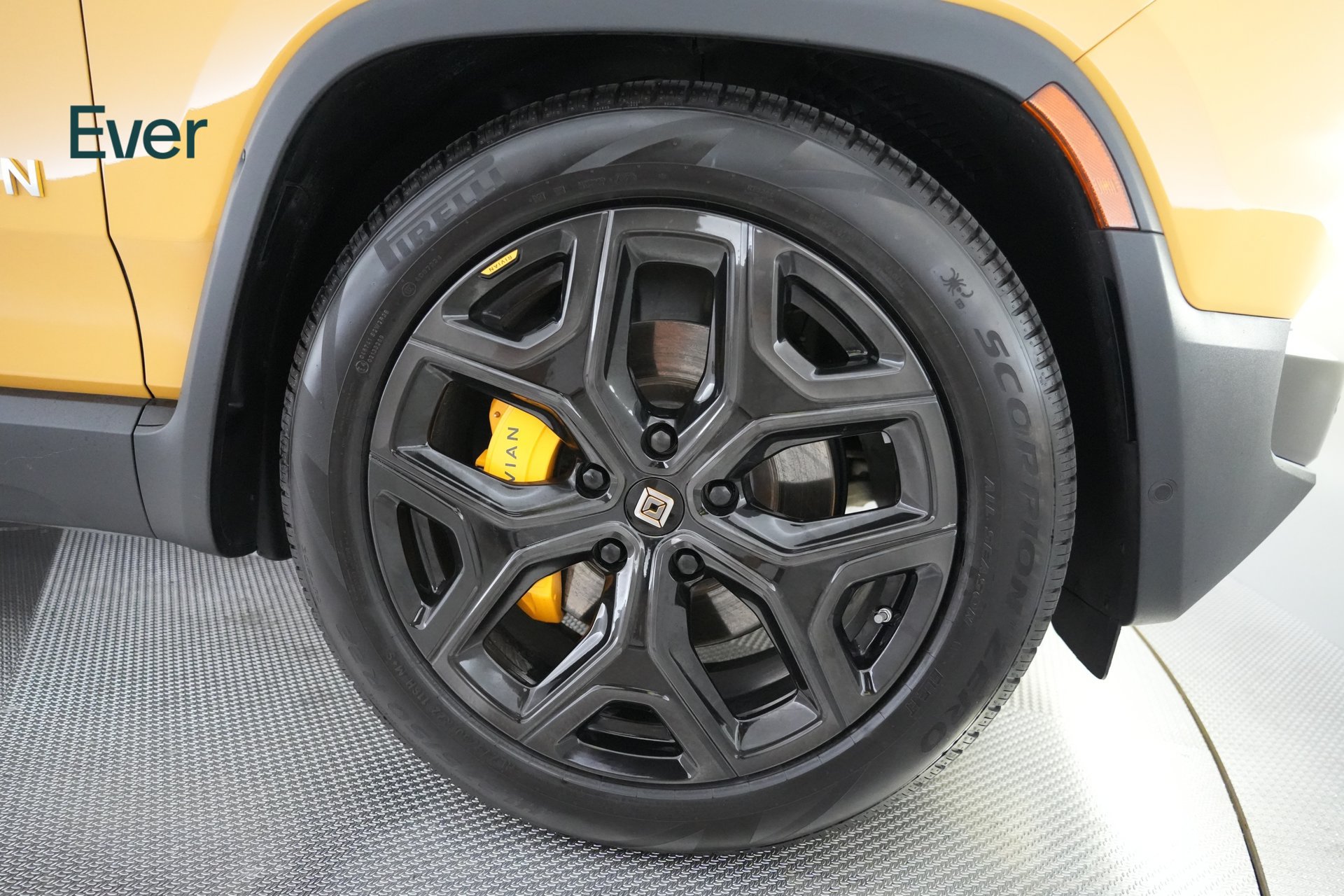 Used 2023 Rivian R1S Adventure Quad AWD/4WD image 19