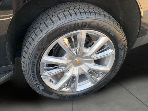Used 2022 Chevrolet Suburban High Country AWD/4WD image 23
