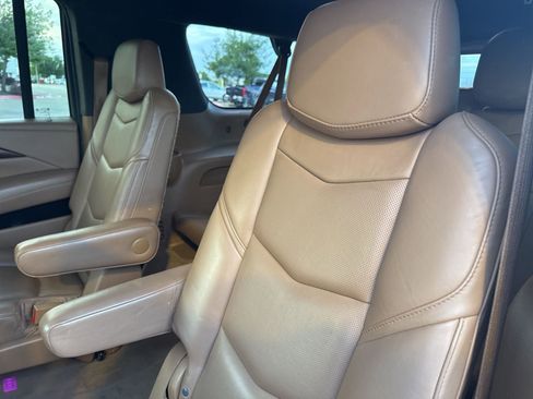 Used 2017 Cadillac Escalade ESV Platinum image 23