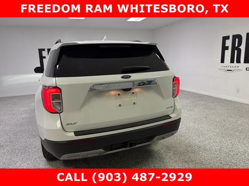 Used 2022 Ford Explorer XLT w/ Equipment Group 202A AWD/4WD image 5