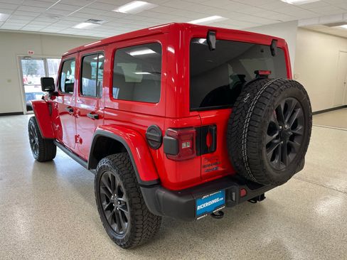 Used 2025 Jeep Wrangler Backcountry image 9