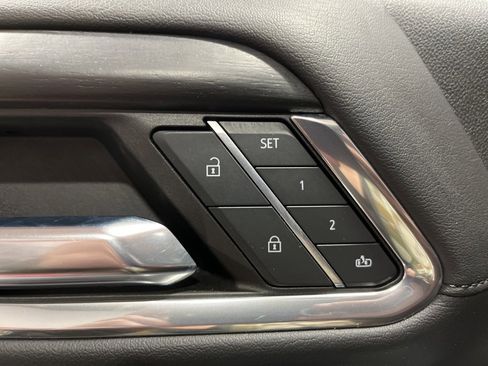 Used 2024 GMC Sierra 3500 Denali image 19