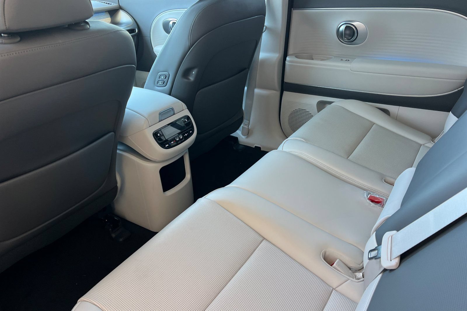 New 2026 Hyundai Ioniq 9 SEL AWD/4WD image 13