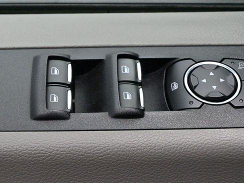 Used 2019 Ford F150 XLT w/ Equipment Group 302A Luxury AWD/4WD image 11