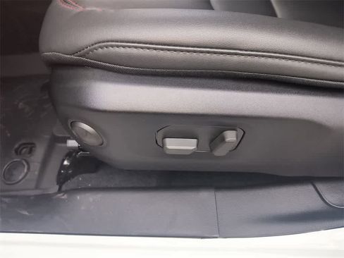 New 2026 Jeep Wrangler Unlimited Rubicon w/ Technology Group image 12