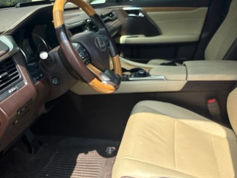 Used 2019 Lexus RX 350L FWD w/ Premium Package image 2