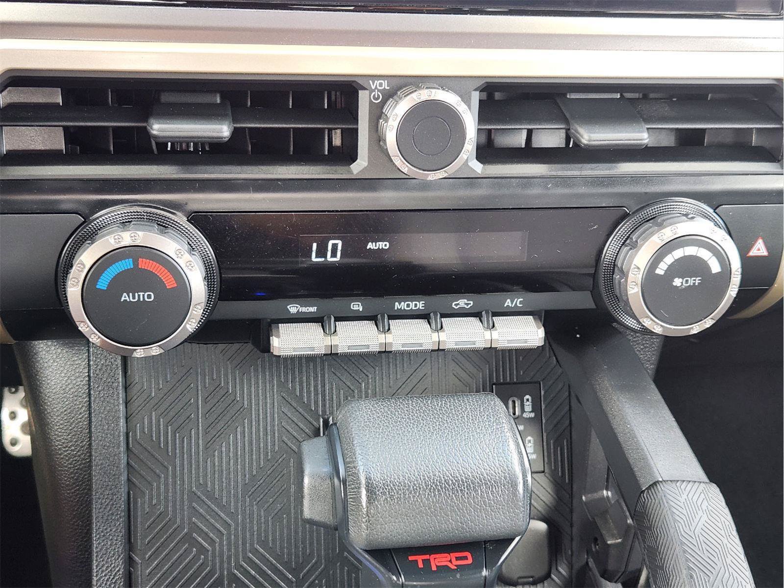 Used 2025 Toyota Tacoma TRD Sport AWD/4WD image 20
