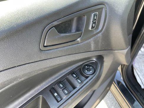 Used 2014 Ford Escape S image 9