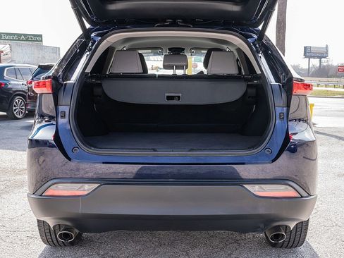 Used 2021 Toyota Venza LE image 12