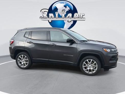Used 2022 Jeep Compass Latitude image 10