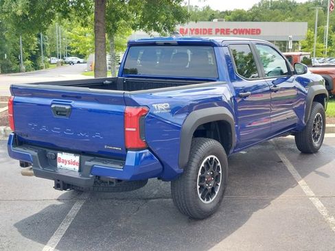 Certified 2025 Toyota Tacoma TRD Off-Road AWD/4WD image 11