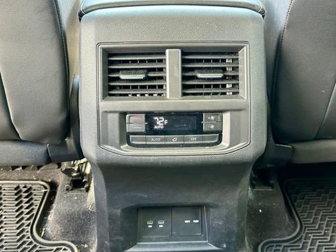 Used 2023 Volkswagen Atlas SE w/ Panoramic Sunroof Package AWD/4WD image 17