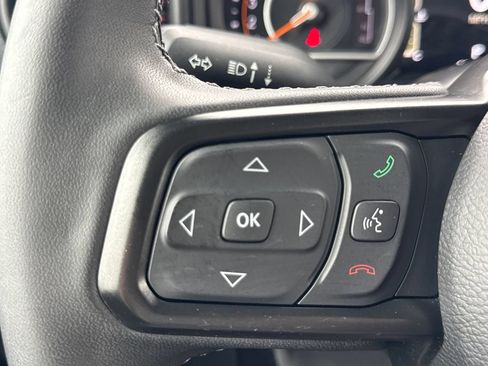 Used 2025 Jeep Wrangler Unlimited Rubicon w/ Technology Group AWD/4WD image 26