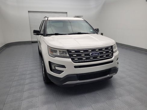 Used 2016 Ford Explorer XLT w/ Equipment Group 201A FWD image 14