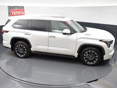 Used 2025 Toyota Sequoia Limited image 37