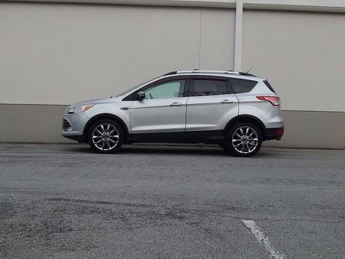 Used 2014 Ford Escape SE w/ SE Chrome Package image 6