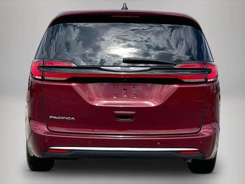 Certified 2023 Chrysler Pacifica Touring-L FWD image 6