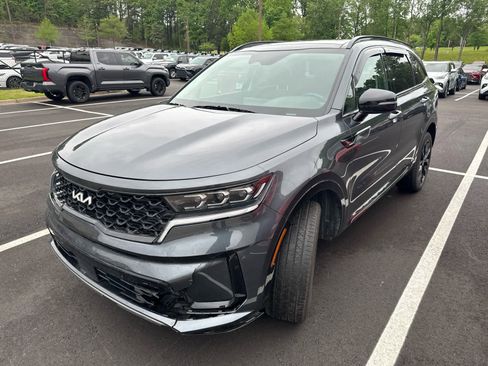 Used 2023 Kia Sorento SX AWD/4WD image 2